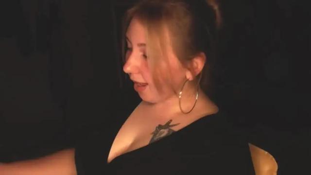Image 7 of foxyburrow Stream on Chaturbate on 19 months ago