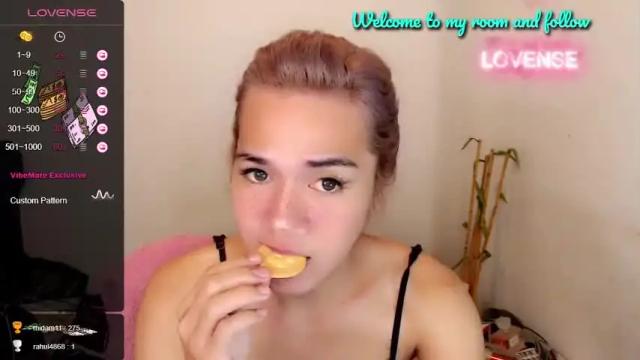 Image 8 of foxyinnocentstar Stream on Chaturbate on 15 months ago