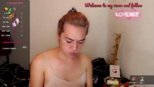 Image 4 of foxyinnocentstar Stream on Chaturbate on 16 months ago