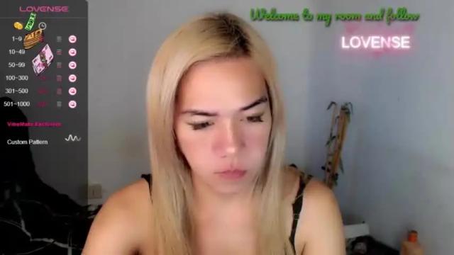 Image 12 of foxyinnocentstar Stream on Chaturbate on 14 months ago