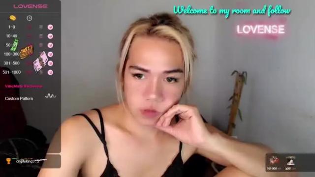 Image 3 of foxyinnocentstar Stream on Chaturbate on 14 months ago