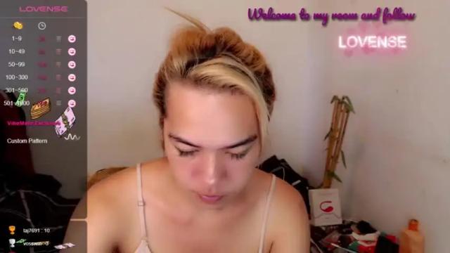 Image 10 of foxyinnocentstar Stream on Chaturbate on 14 months ago