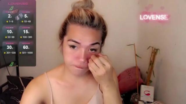 Image 11 of foxyinnocentstar Stream on Chaturbate on 13 months ago