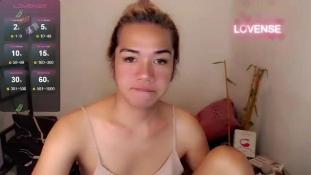 Image 6 of foxyinnocentstar Stream on Chaturbate on 13 months ago