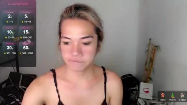 Image 12 of foxyinnocentstar Stream on Chaturbate on 13 months ago
