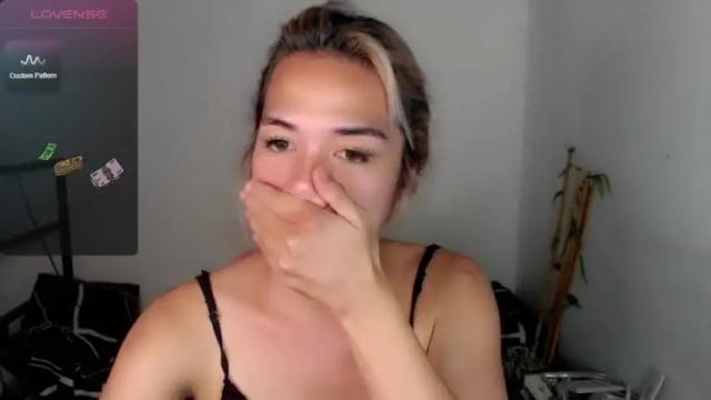Image 4 of foxyinnocentstar Stream on Chaturbate on 13 months ago
