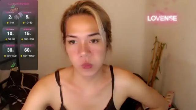 Image 2 of foxyinnocentstar Stream on Chaturbate on 13 months ago