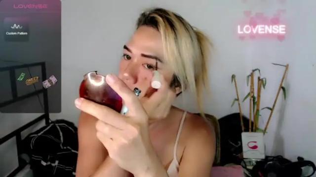 Image 12 of foxyinnocentstar Stream on Chaturbate on 12 months ago