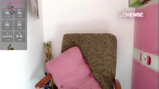 Image 11 of foxyinnocentstar Stream on Chaturbate on 1 month ago