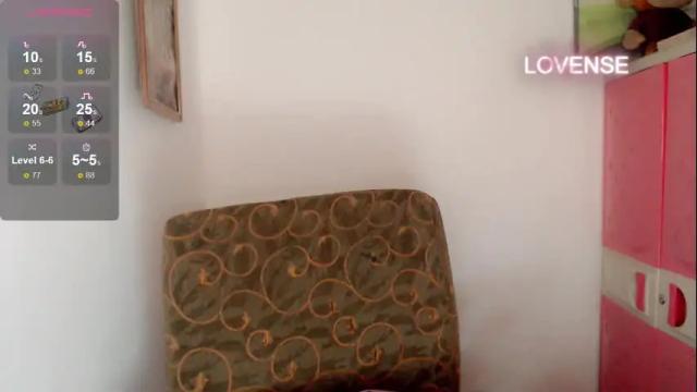 Image 6 of foxyinnocentstar Stream on Chaturbate on 1 month ago