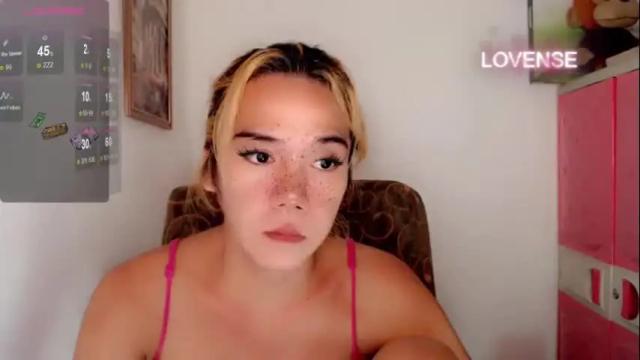 Image 8 of foxyinnocentstar Stream on Chaturbate on 1 month ago