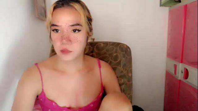 Image 11 of foxyinnocentstar Stream on Chaturbate on 21 days ago