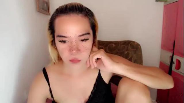 Image 4 of foxyinnocentstar Stream on Chaturbate on 4 days ago
