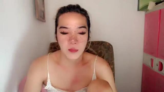 Image 2 of foxyinnocentstar Stream on Chaturbate on 2 months ago