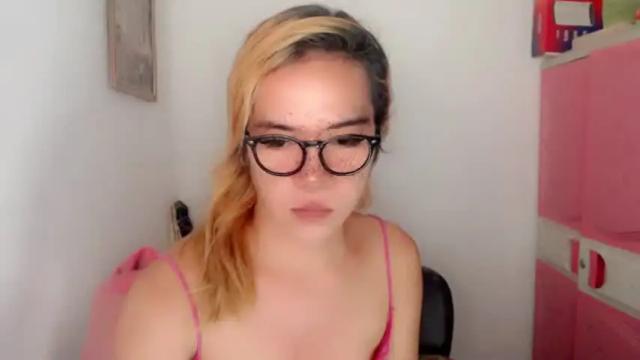 Image 10 of foxyinnocentstar Stream on Chaturbate on 2 months ago