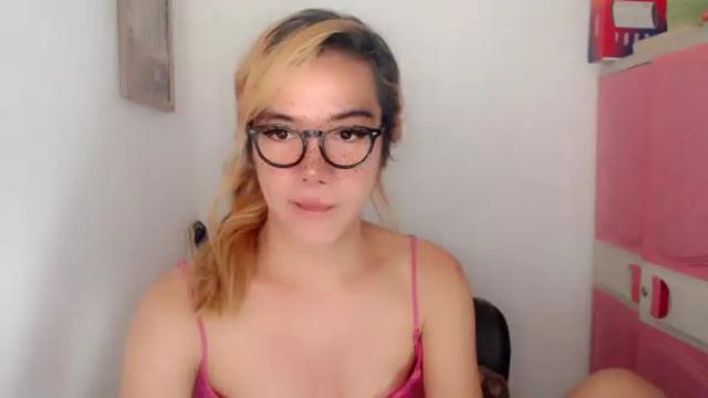 Image 2 of foxyinnocentstar Stream on Chaturbate on 2 months ago