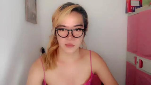 Image 3 of foxyinnocentstar Stream on Chaturbate on 2 months ago