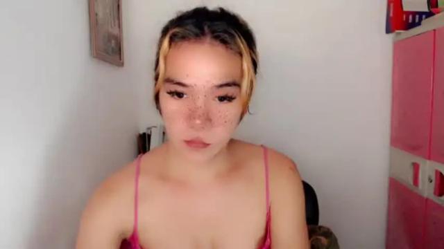 Image 10 of foxyinnocentstar Stream on Chaturbate on 2 months ago