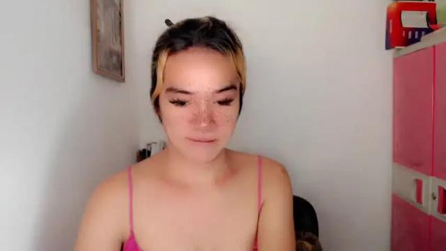 Image 3 of foxyinnocentstar Stream on Chaturbate on 2 months ago