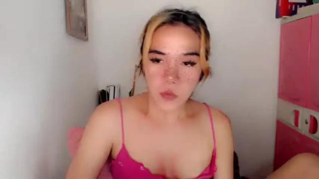 Image 3 of foxyinnocentstar Stream on Chaturbate on 2 months ago