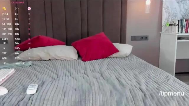 Image 2 of foxylovesyou Stream on Chaturbate on 1 month ago