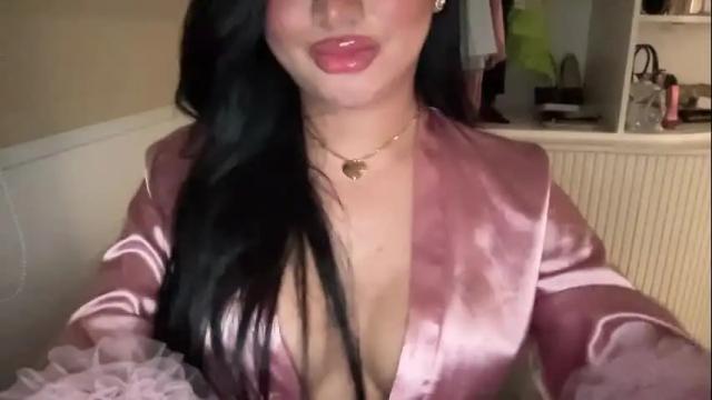 Image 4 of foxyluscious Stream on Chaturbate on 2 months ago