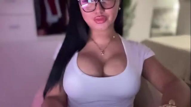 Image 6 of foxyluscious Stream on Chaturbate on 3 days ago