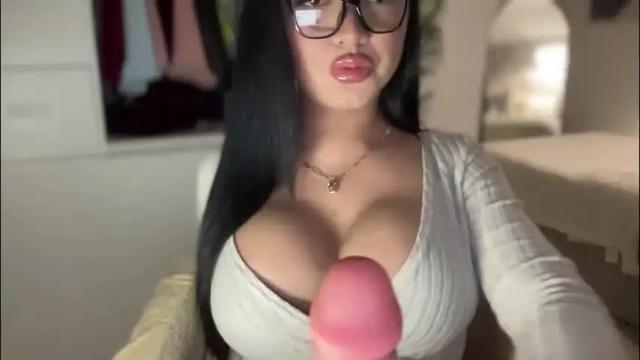 Image 12 of foxyluscious Stream on Chaturbate on 1 month ago