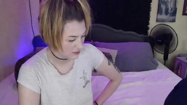 Thumbnail 3, foxymalloryknoxy69's Stream at Chaturbate, 14 months ago