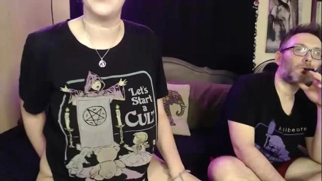Image 2 of foxymalloryknoxy69 Stream on Chaturbate on 15 days ago