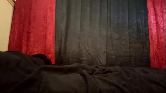 Image 10 of foxyredddd Stream on Chaturbate on 5 months ago
