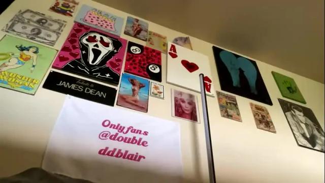Image 12 of foxyredddd Stream on Chaturbate on 3 months ago