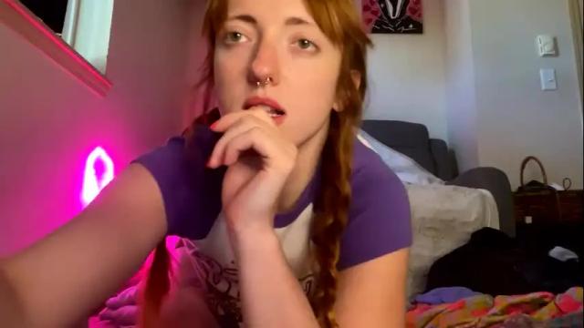 Image 4 of foxyredddd Stream on Chaturbate on 3 months ago