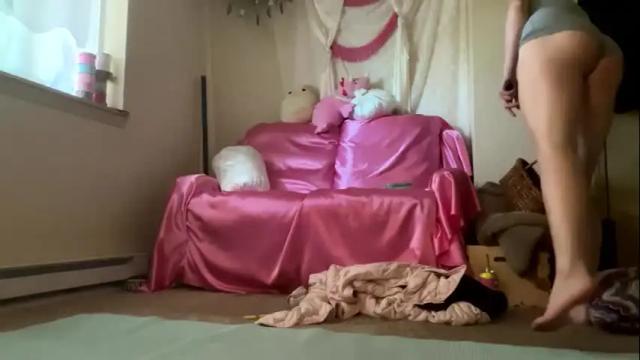 Image 6 of foxyredddd Stream on Chaturbate on 2 months ago