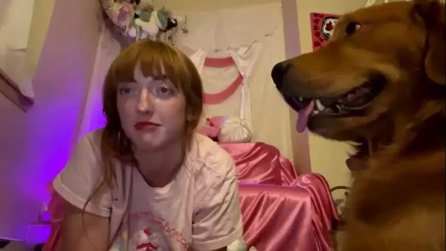 Image 8 of foxyredddd Stream on Chaturbate on 2 months ago