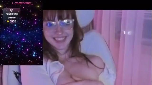 Image 11 of foxyredddd Stream on Chaturbate on 1 month ago
