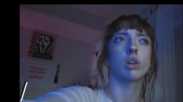 Image 10 of foxyredddd Stream on Chaturbate on 1 month ago