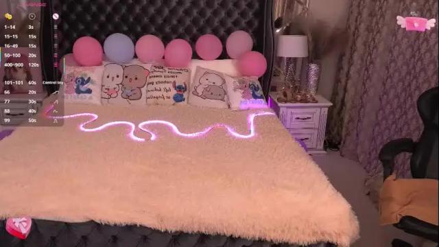 Image 12 of foxyshyyy Stream on Chaturbate on 8 days ago