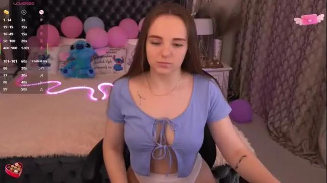 Image 4 of foxyshyyy Stream on Chaturbate on 3 days ago