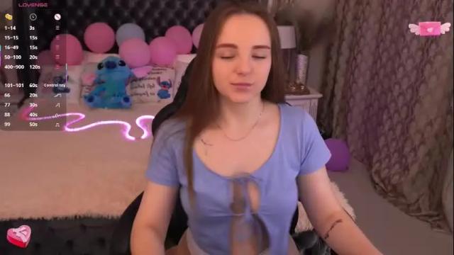 Image 7 of foxyshyyy Stream on Chaturbate on 3 days ago