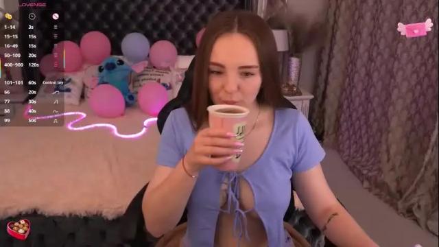 Image 3 of foxyshyyy Stream on Chaturbate on 1 month ago