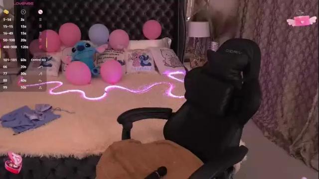 Image 4 of foxyshyyy Stream on Chaturbate on 1 month ago