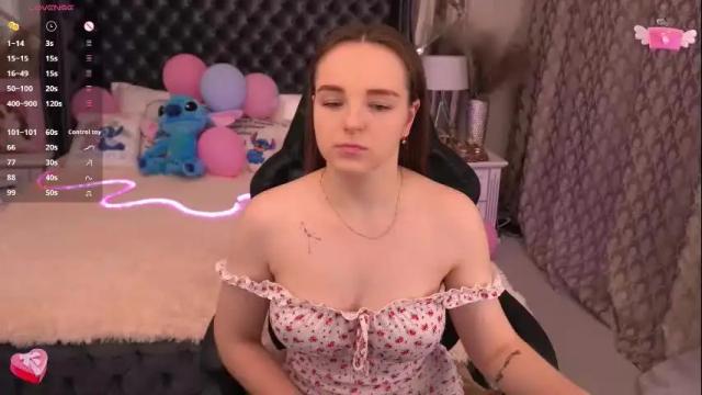 Image 6 of foxyshyyy Stream on Chaturbate on 1 month ago