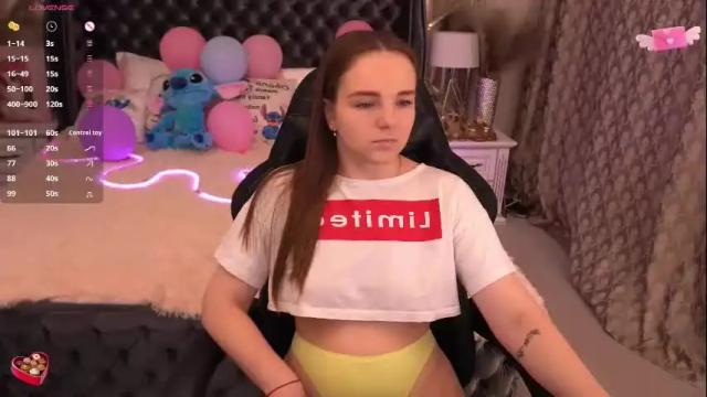 Image 7 of foxyshyyy Stream on Chaturbate on 1 month ago