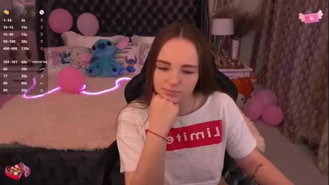 Image 8 of foxyshyyy Stream on Chaturbate on 20 days ago