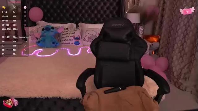 Image 7 of foxyshyyy Stream on Chaturbate on 17 days ago