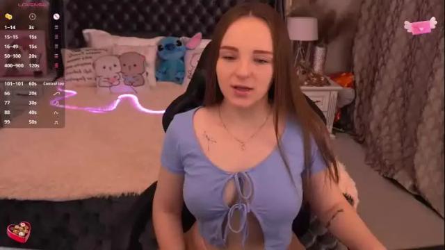 Image 4 of foxyshyyy Stream on Chaturbate on 14 days ago