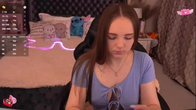 Image 8 of foxyshyyy Stream on Chaturbate on 14 days ago