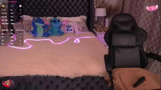 Image 12 of foxyshyyy Stream on Chaturbate on 8 days ago