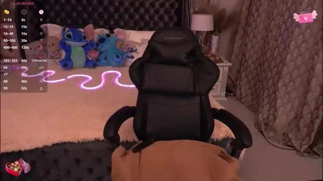 Image 2 of foxyshyyy Stream on Chaturbate on 3 days ago